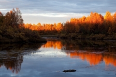 Iltavaloja Lapin ruskassa
