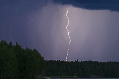 Salama juhannuspäivän iltana